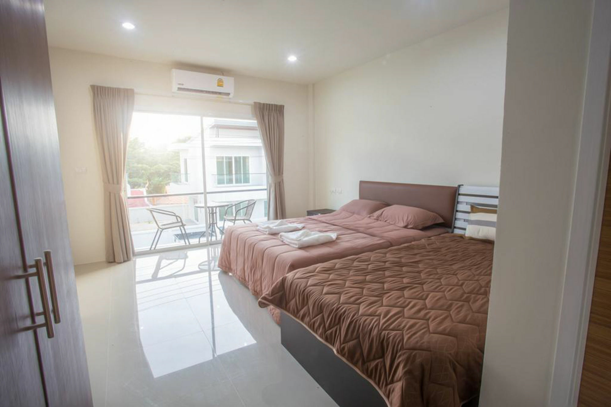 Le Fay Airport Apartment Mai Khao Exterior foto